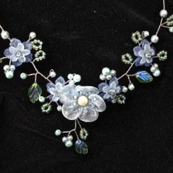 FRENCH HAND WIRED GLASS BEAD FLORAL NECKLACE - Picture 10 of 12